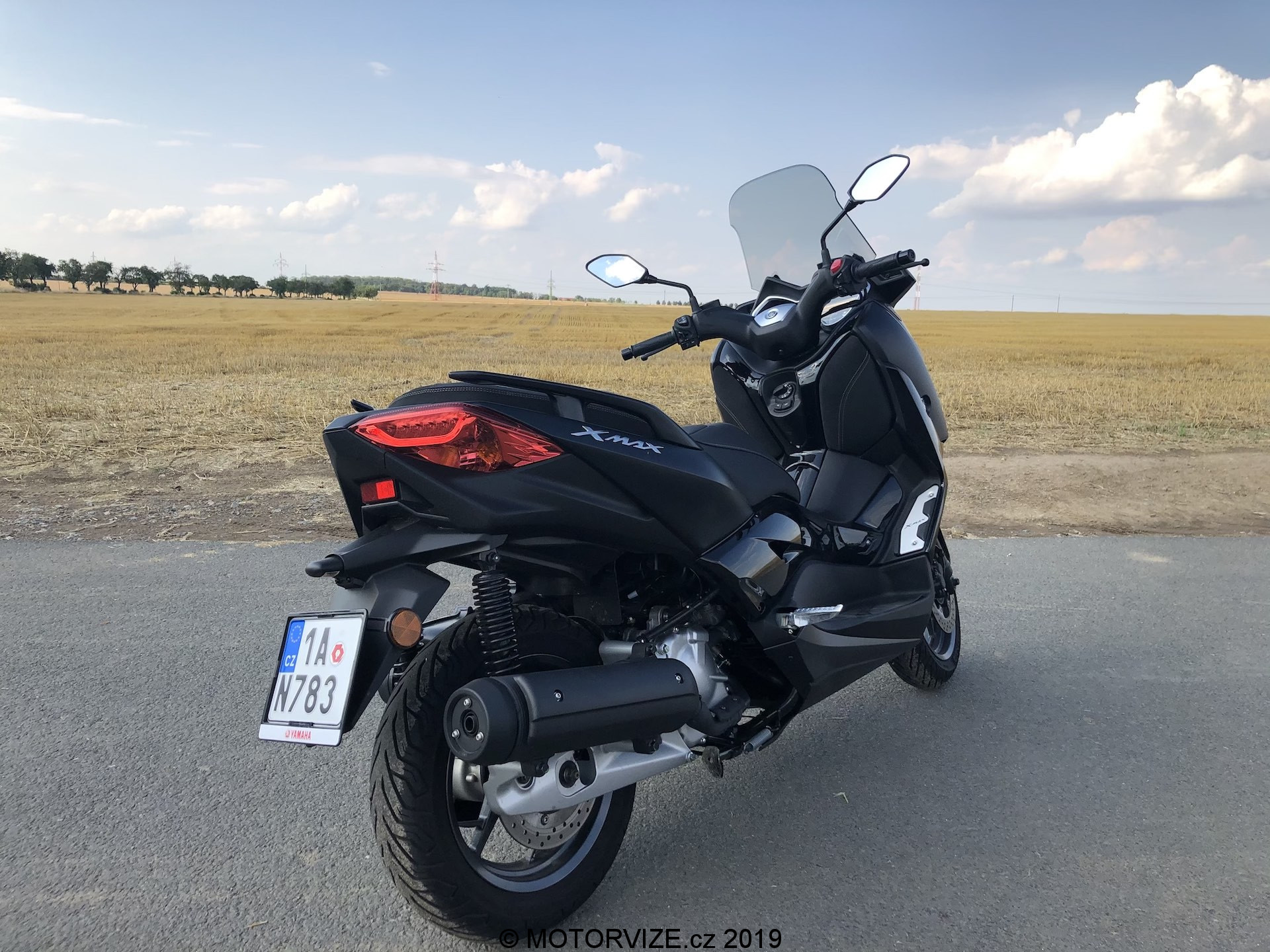 TEST: Yamaha X-MAX 125 IRON (2019)