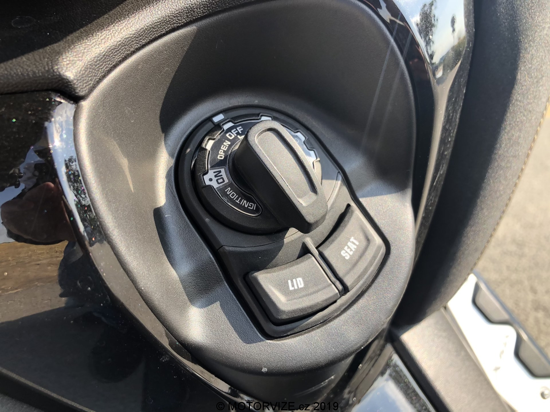 TEST: Yamaha X-MAX 125 IRON (2019)