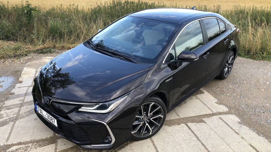 Toyota corolla hybrid: ve městě vás uhrane