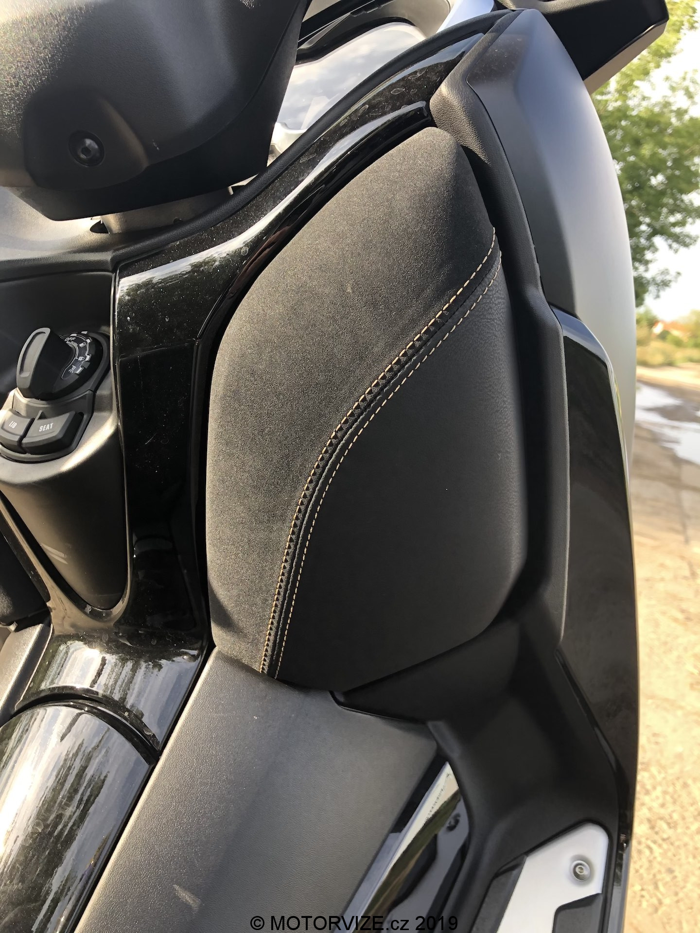 TEST: Yamaha X-MAX 125 IRON (2019)