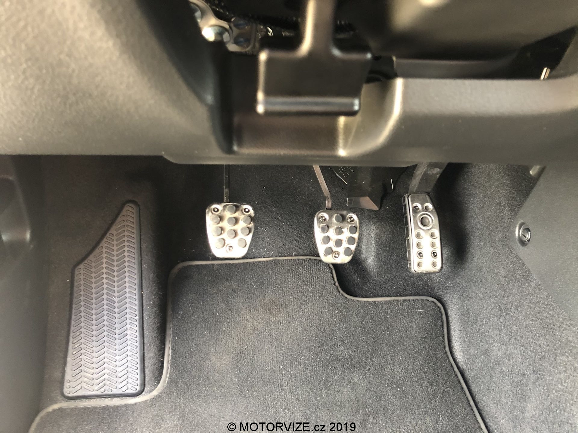 TEST: Honda HR-V 1.5 TURBO SPORT (2019)