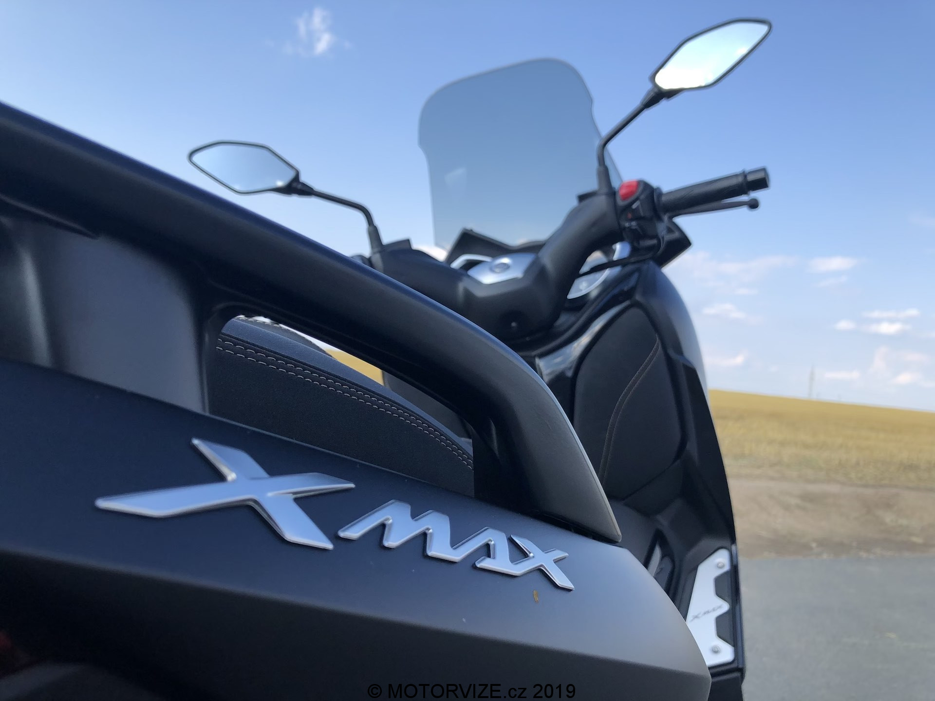 TEST: Yamaha X-MAX 125 IRON (2019)