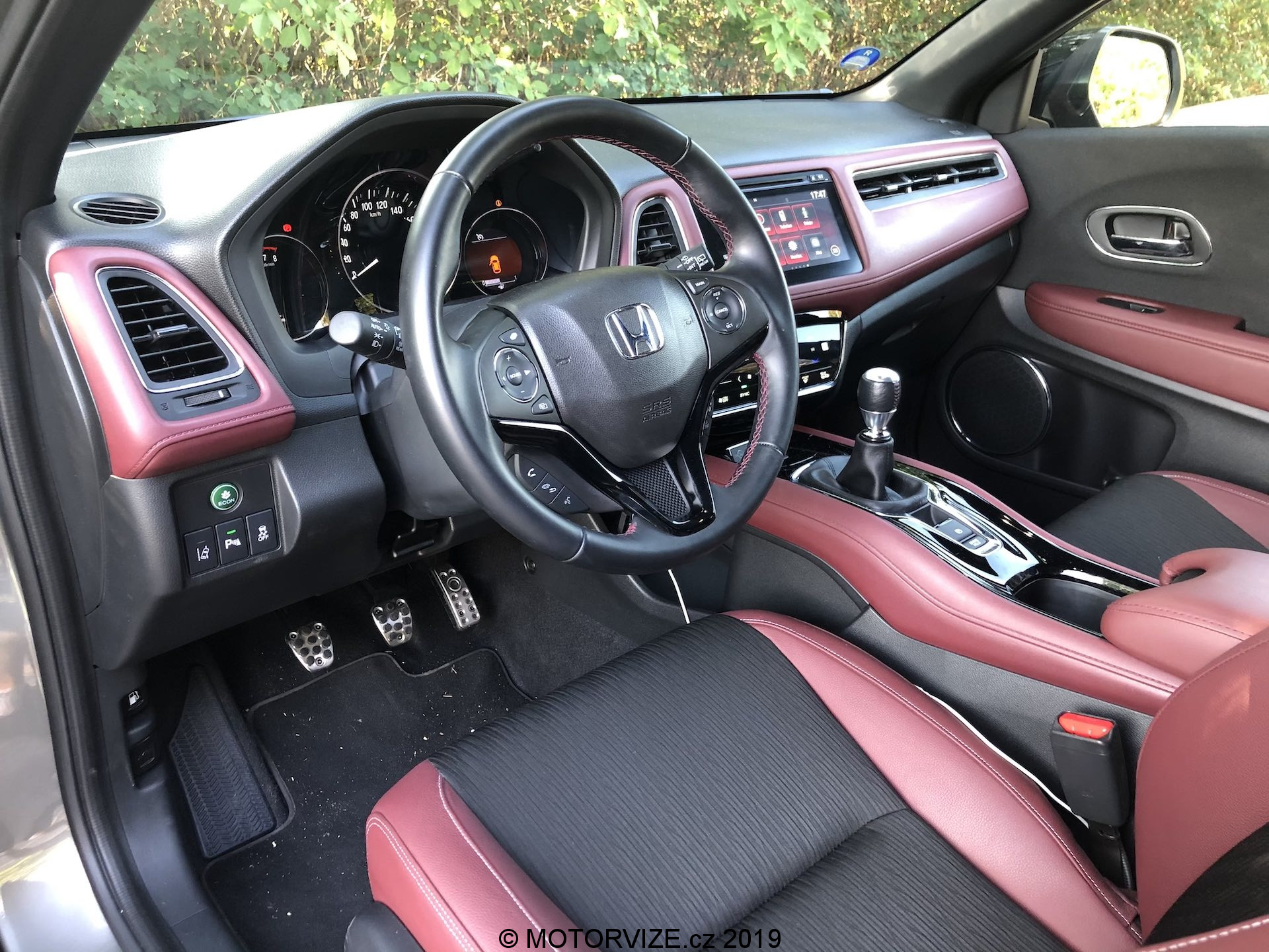 TEST: Honda HR-V 1.5 TURBO SPORT (2019)