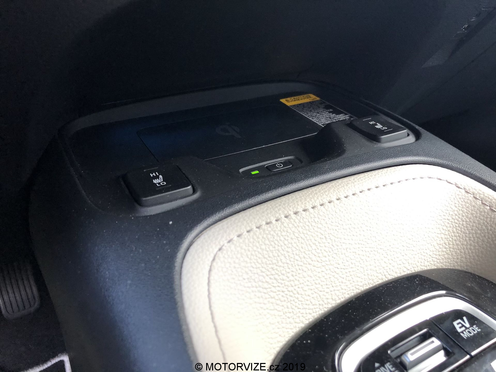 TEST: Toyota Corolla Sedan 1.8 Hybrid (2019)