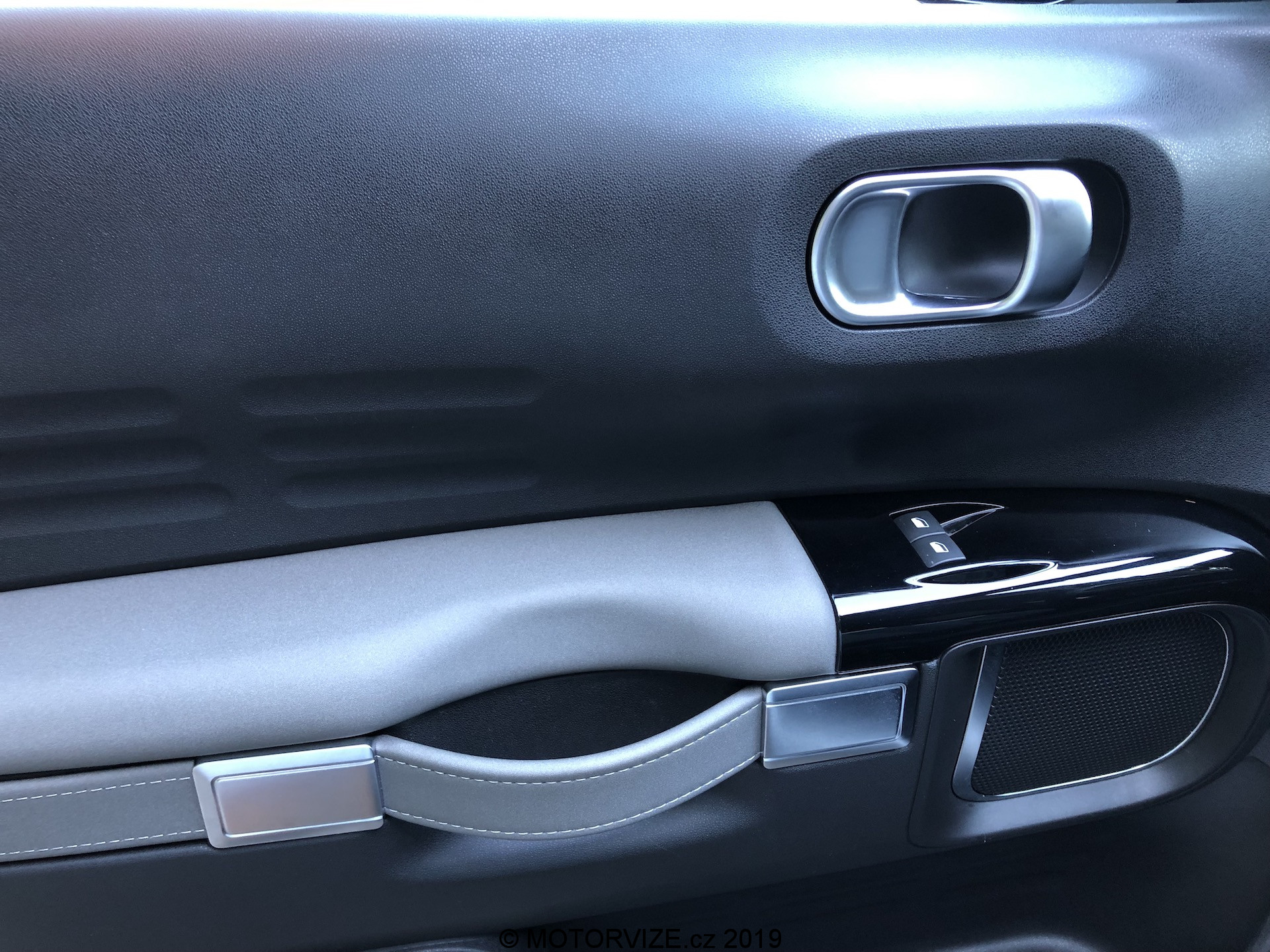 TEST: Citroen C4 Cactus 1.2 PureTech Origins (2019)