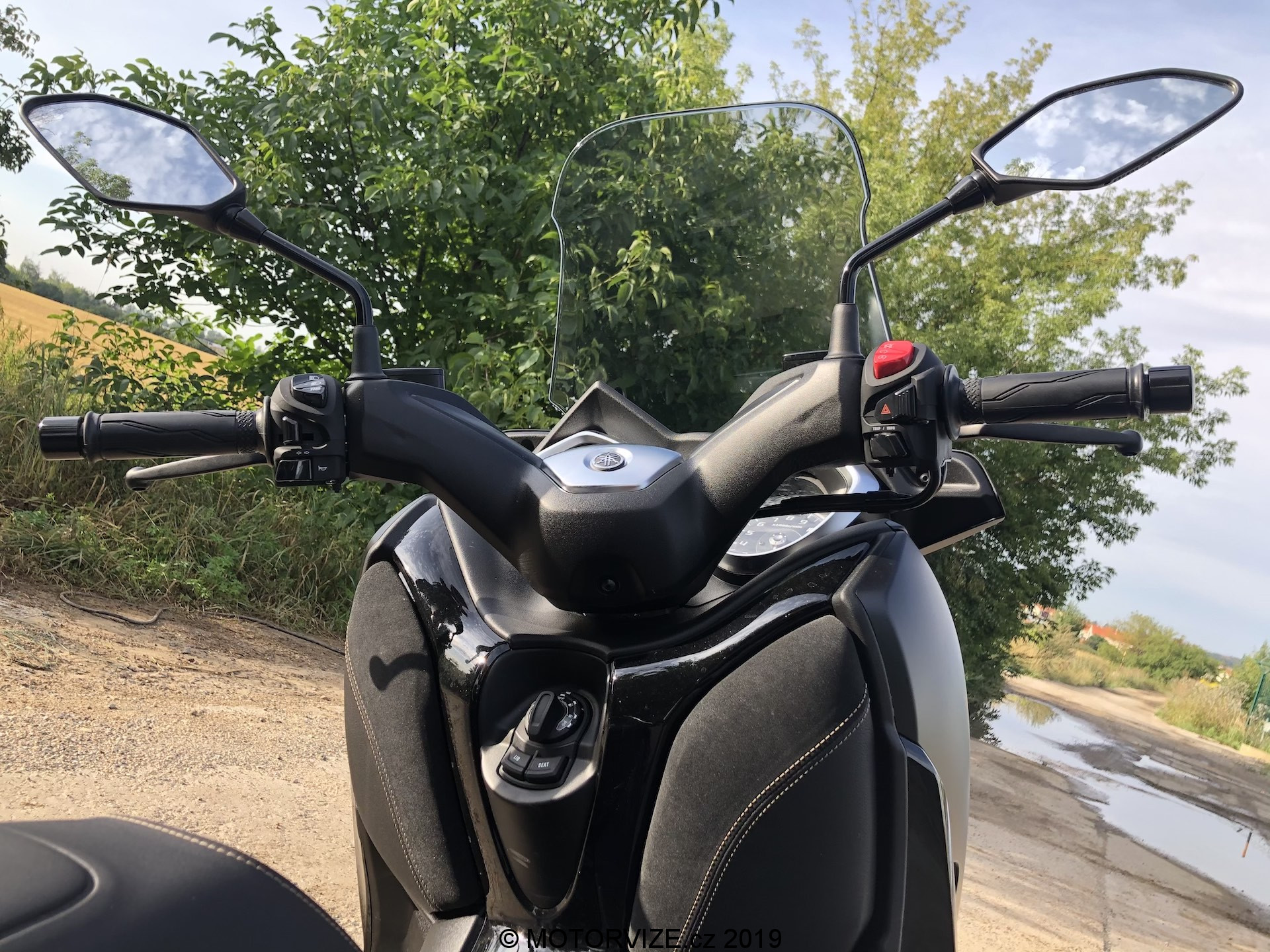 TEST: Yamaha X-MAX 125 IRON (2019)