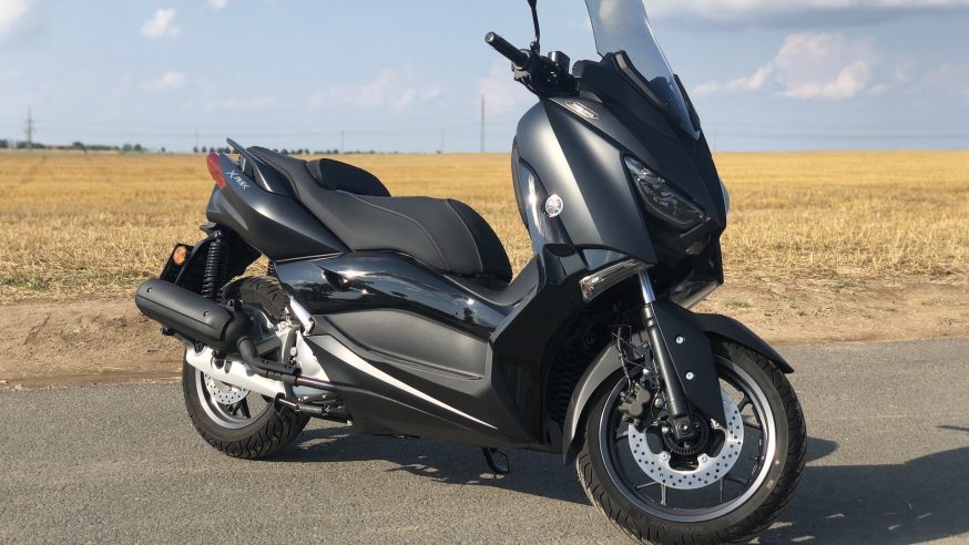 Yamaha X-MAX 125 IRON: pohodlí i rychlost na dvou kolech