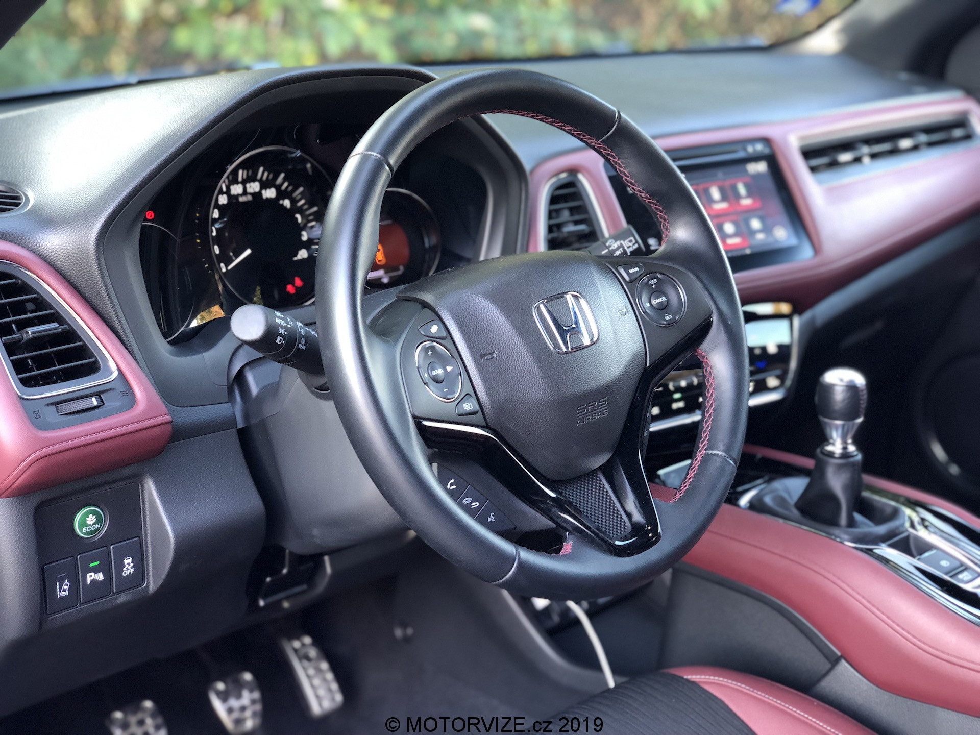 TEST: Honda HR-V 1.5 TURBO SPORT (2019)