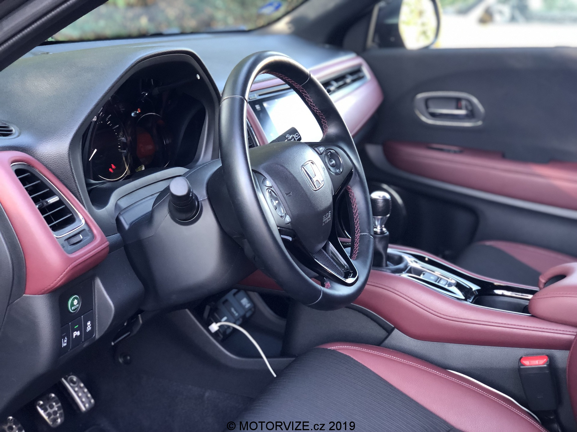 TEST: Honda HR-V 1.5 TURBO SPORT (2019)