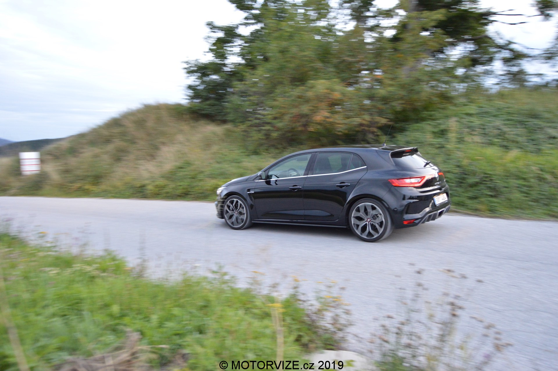 TEST: s Renaultem Megane R.S. TCe 280 na roadtripu do nebes (2019)