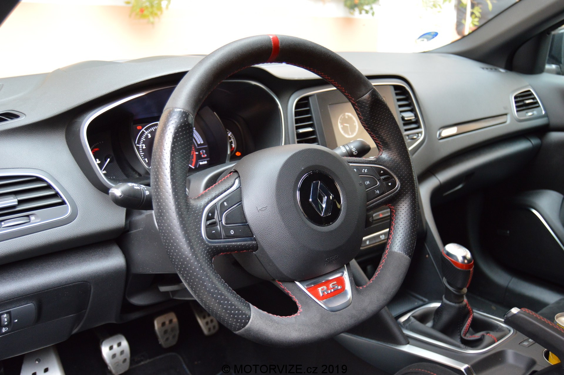 TEST: s Renaultem Megane R.S. TCe 280 na roadtripu do nebes (2019)