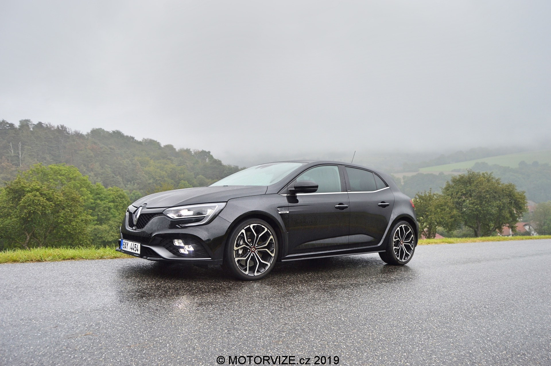 TEST: s Renaultem Megane R.S. TCe 280 na roadtripu do nebes (2019)