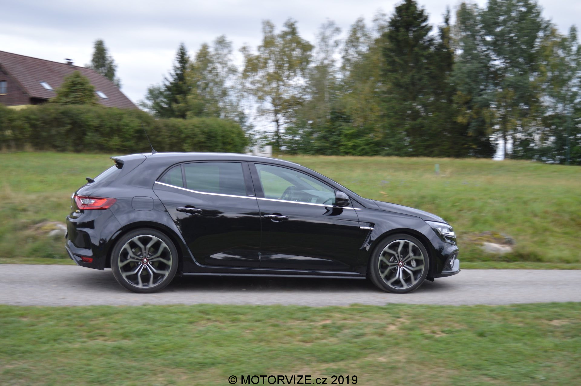 TEST: s Renaultem Megane R.S. TCe 280 na roadtripu do nebes (2019)