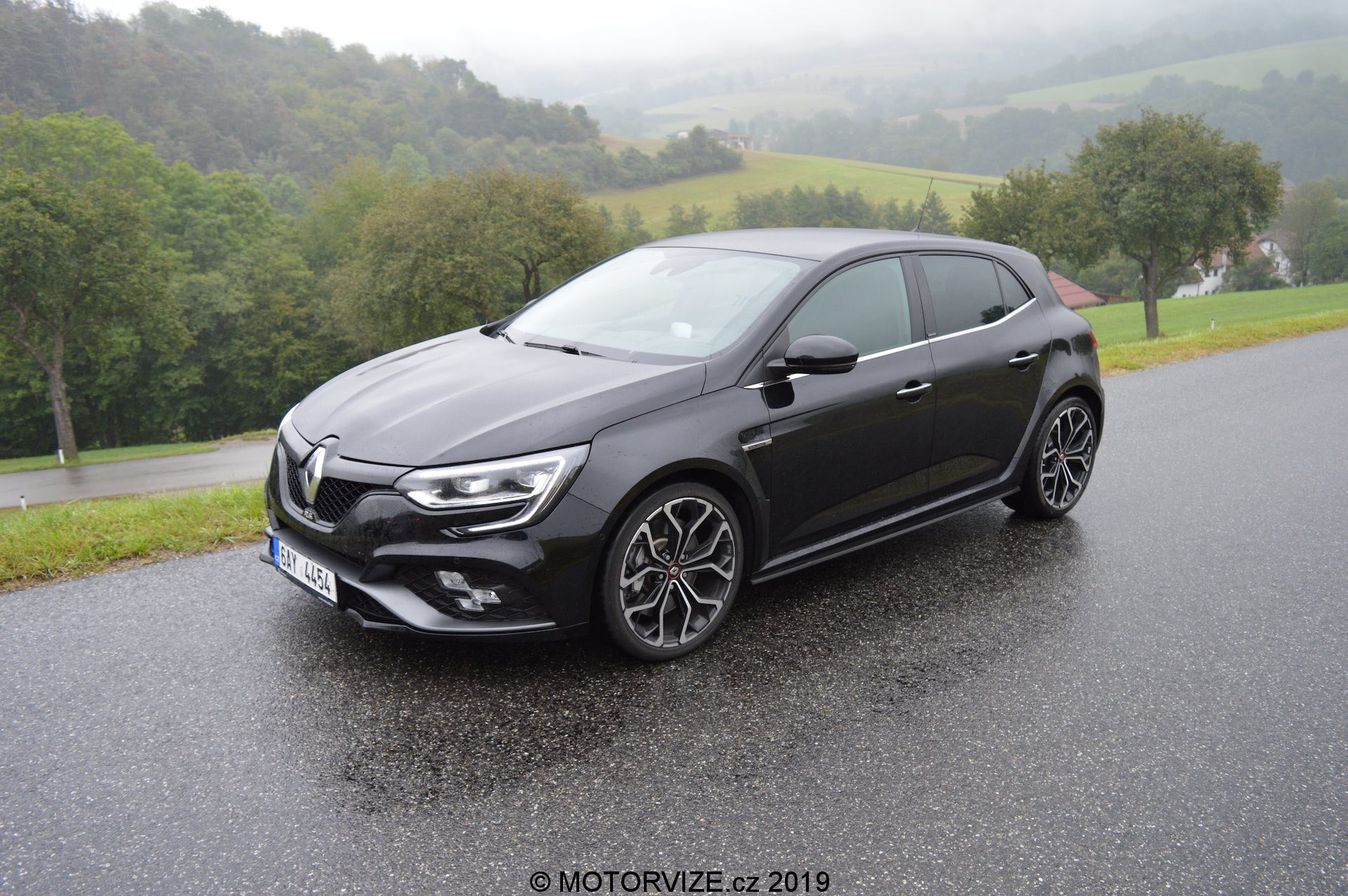 TEST: s Renaultem Megane R.S. TCe 280 na roadtripu do nebes (2019)