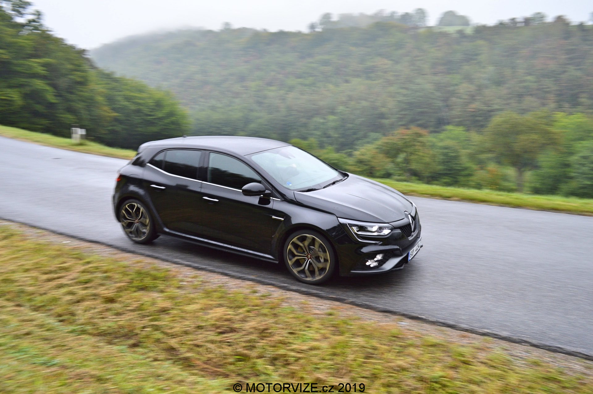 TEST: s Renaultem Megane R.S. TCe 280 na roadtripu do nebes (2019)