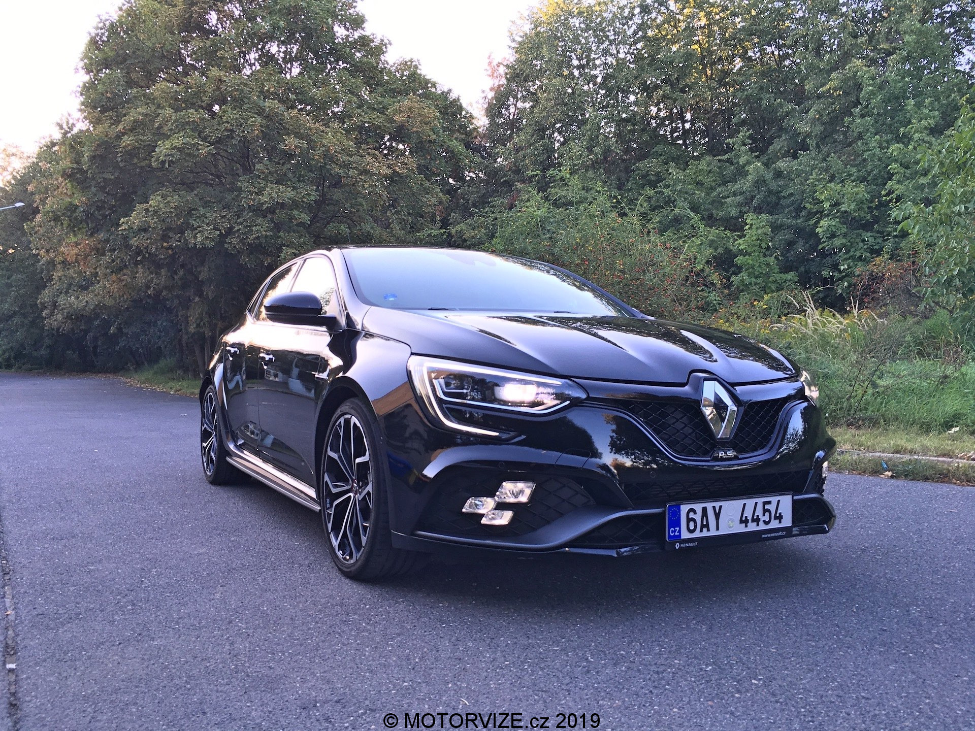TEST: s Renaultem Megane R.S. TCe 280 na roadtripu do nebes (2019)