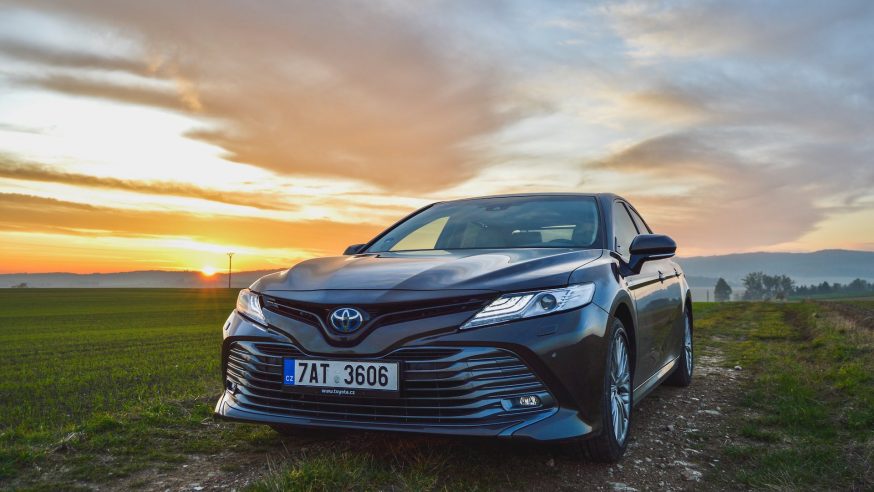 Toyota Camry Executive: (hybridní) stálice pro 21. století
