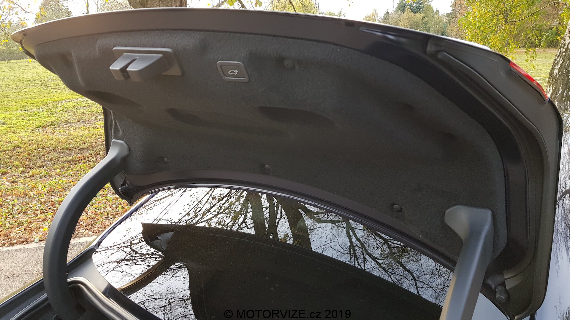 TEST: Jaguar XE 20d AWD (2019)