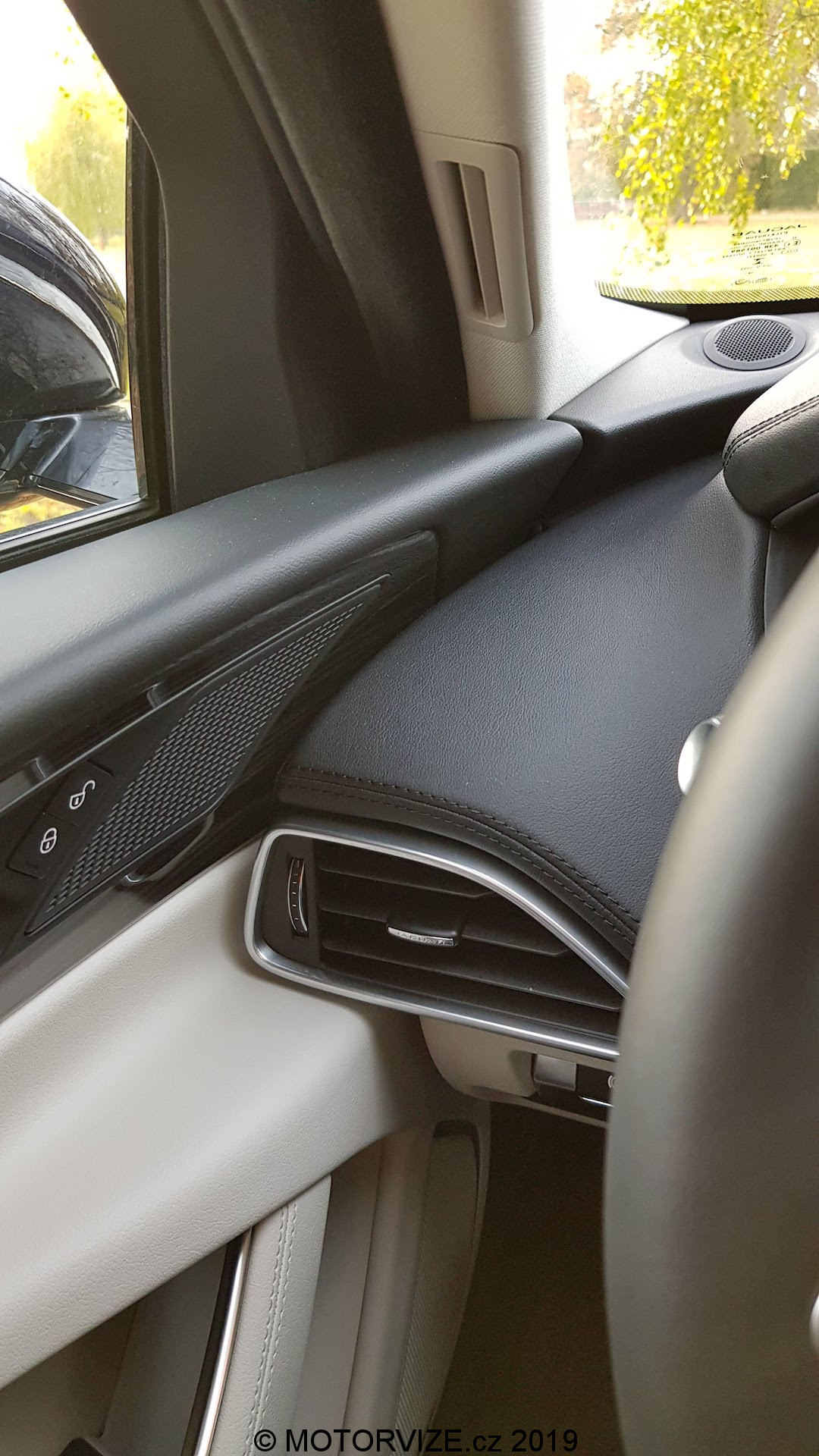 TEST: Jaguar XE 20d AWD (2019)