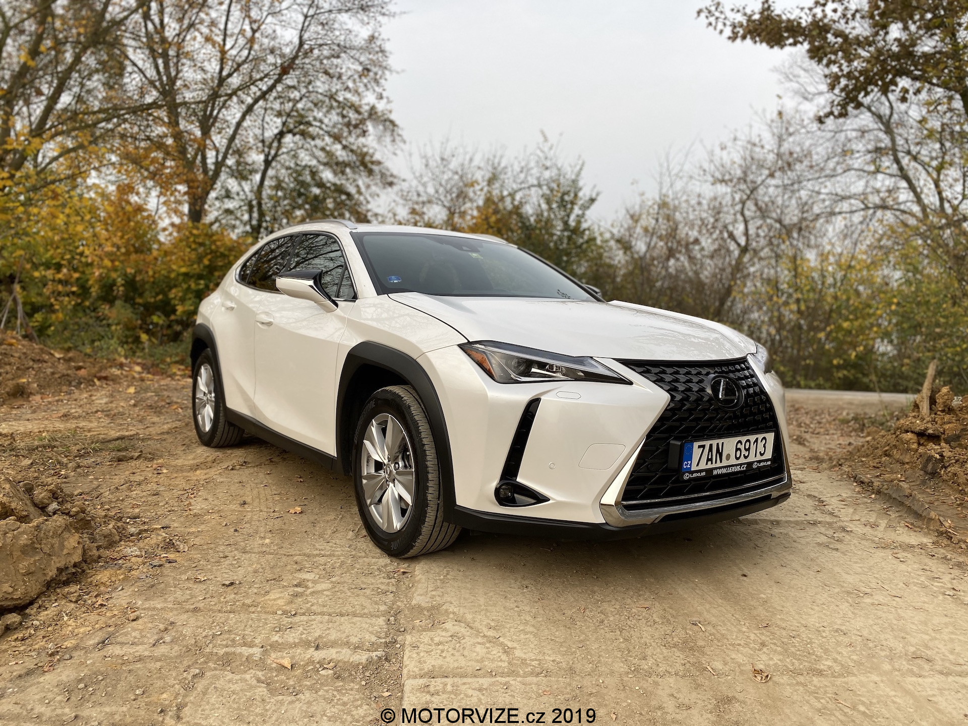 TEST: Lexus UX 200 (2019)