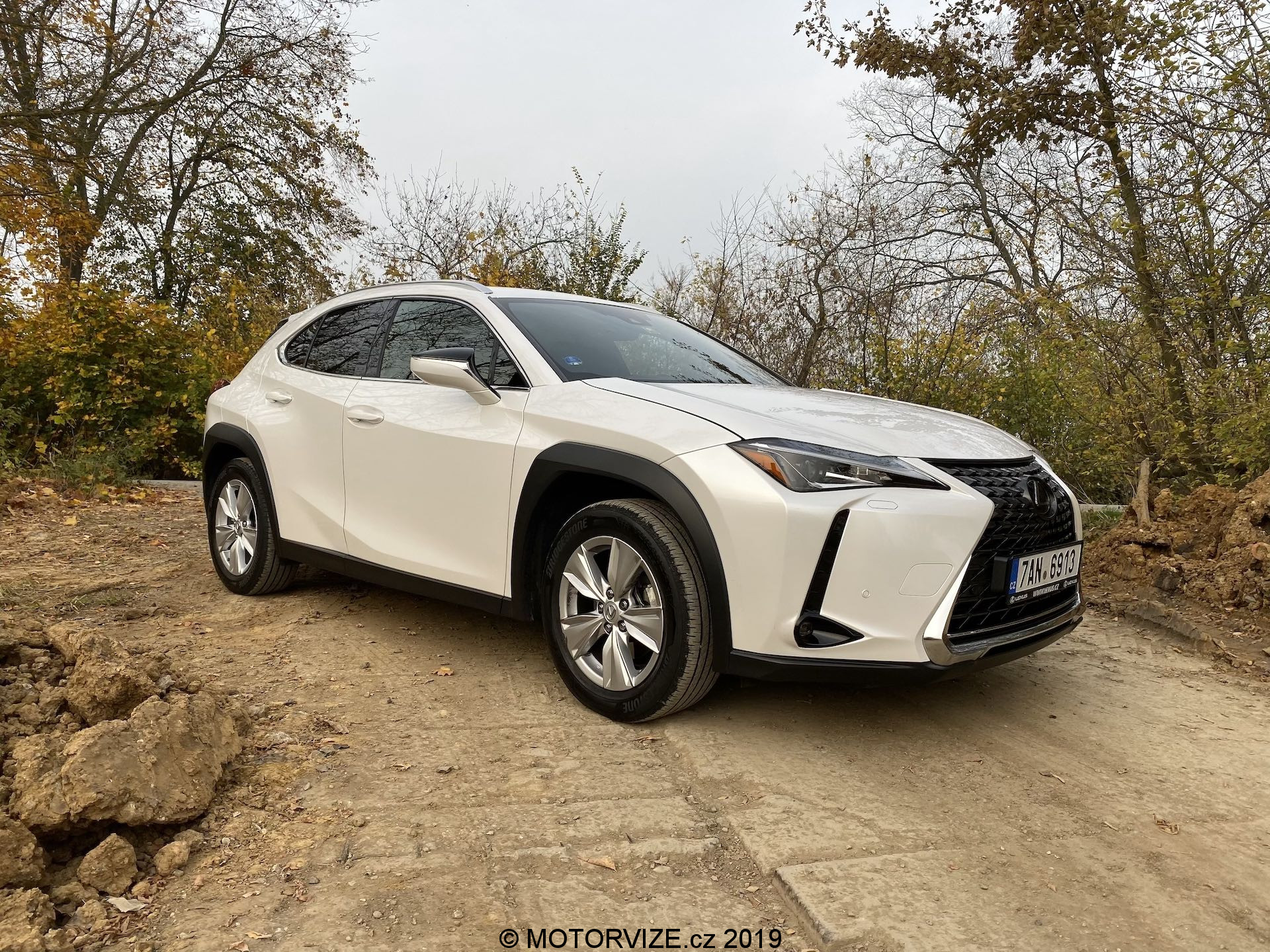 TEST: Lexus UX 200 (2019)