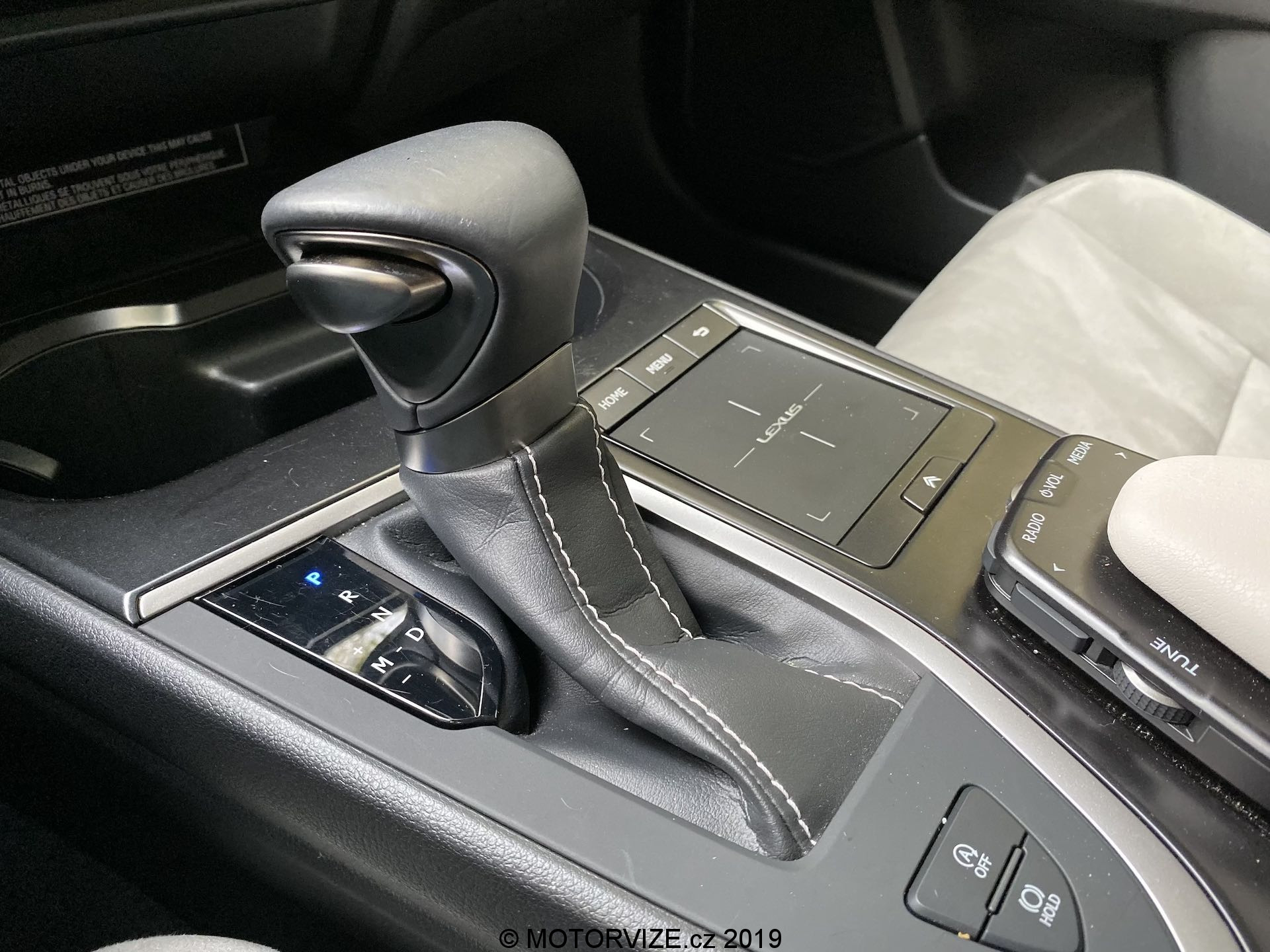 TEST: Lexus UX 200 (2019)