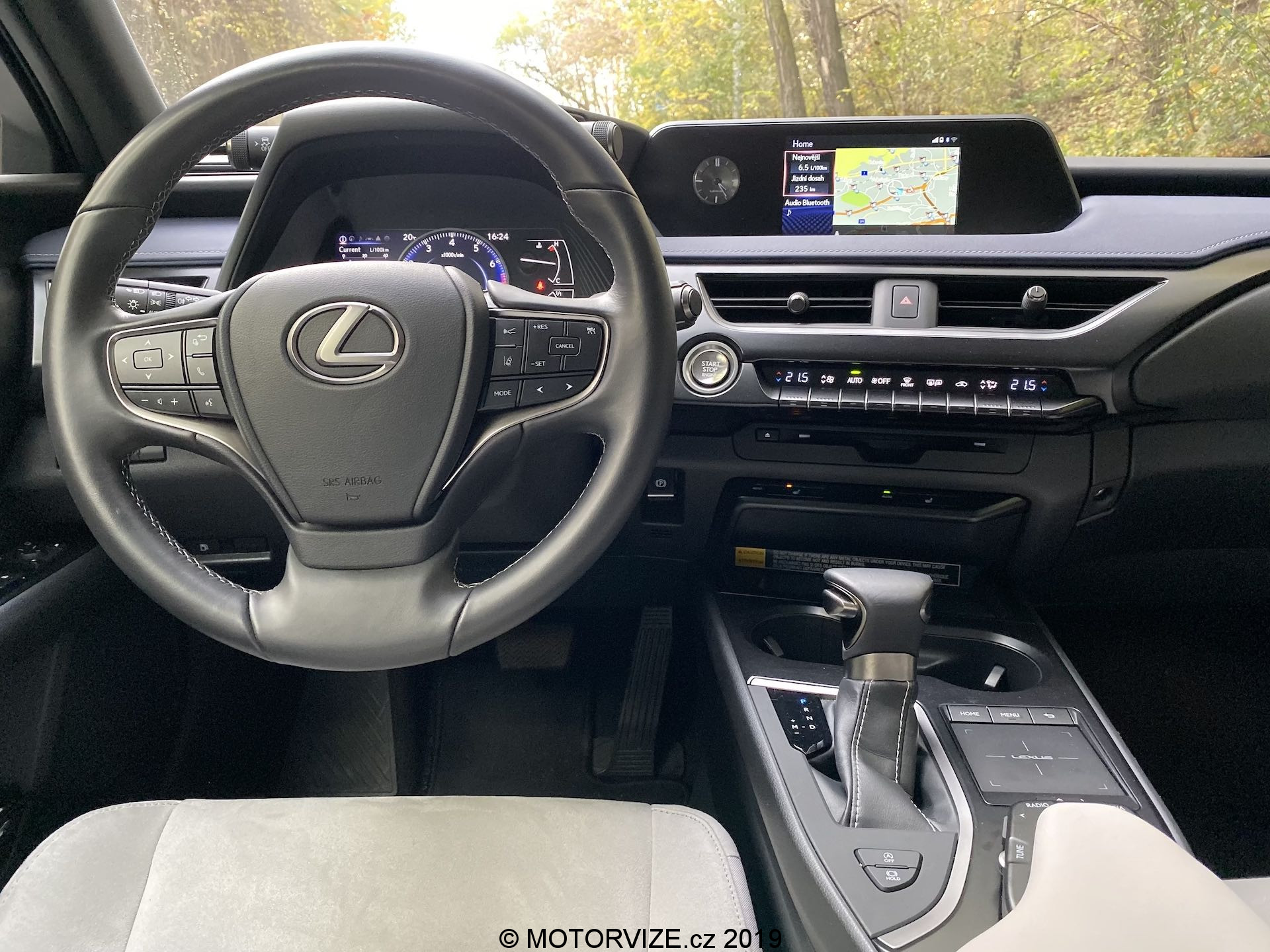 TEST: Lexus UX 200 (2019)