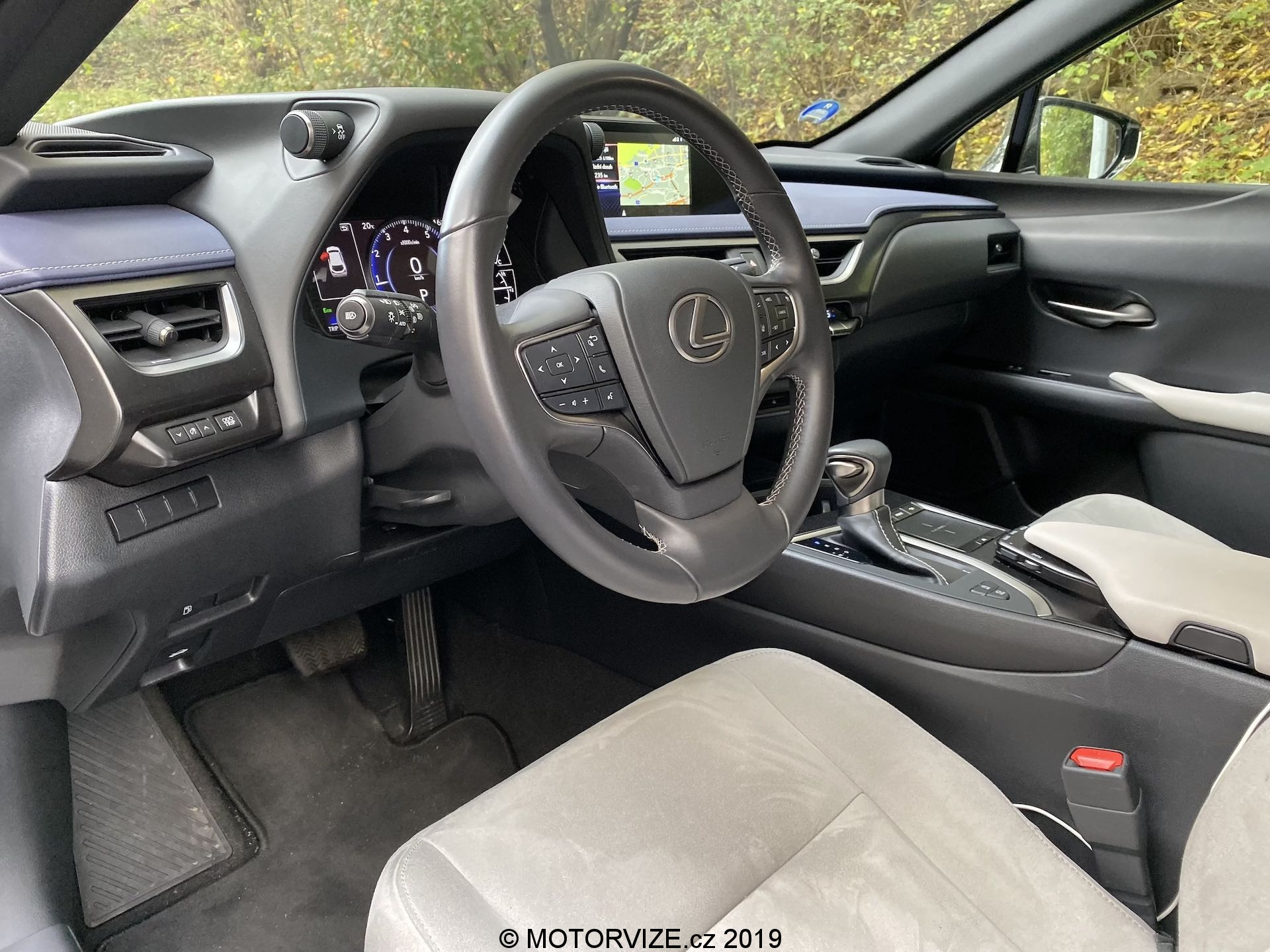 TEST: Lexus UX 200 (2019)