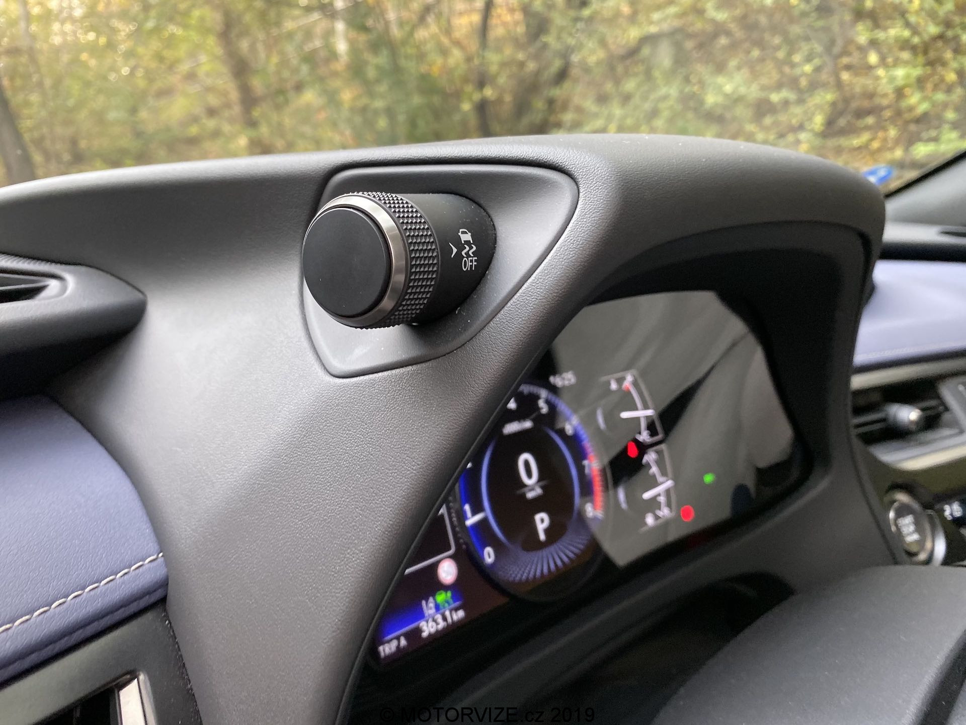 IMG_010TEST: Lexus UX 200 (2019)3