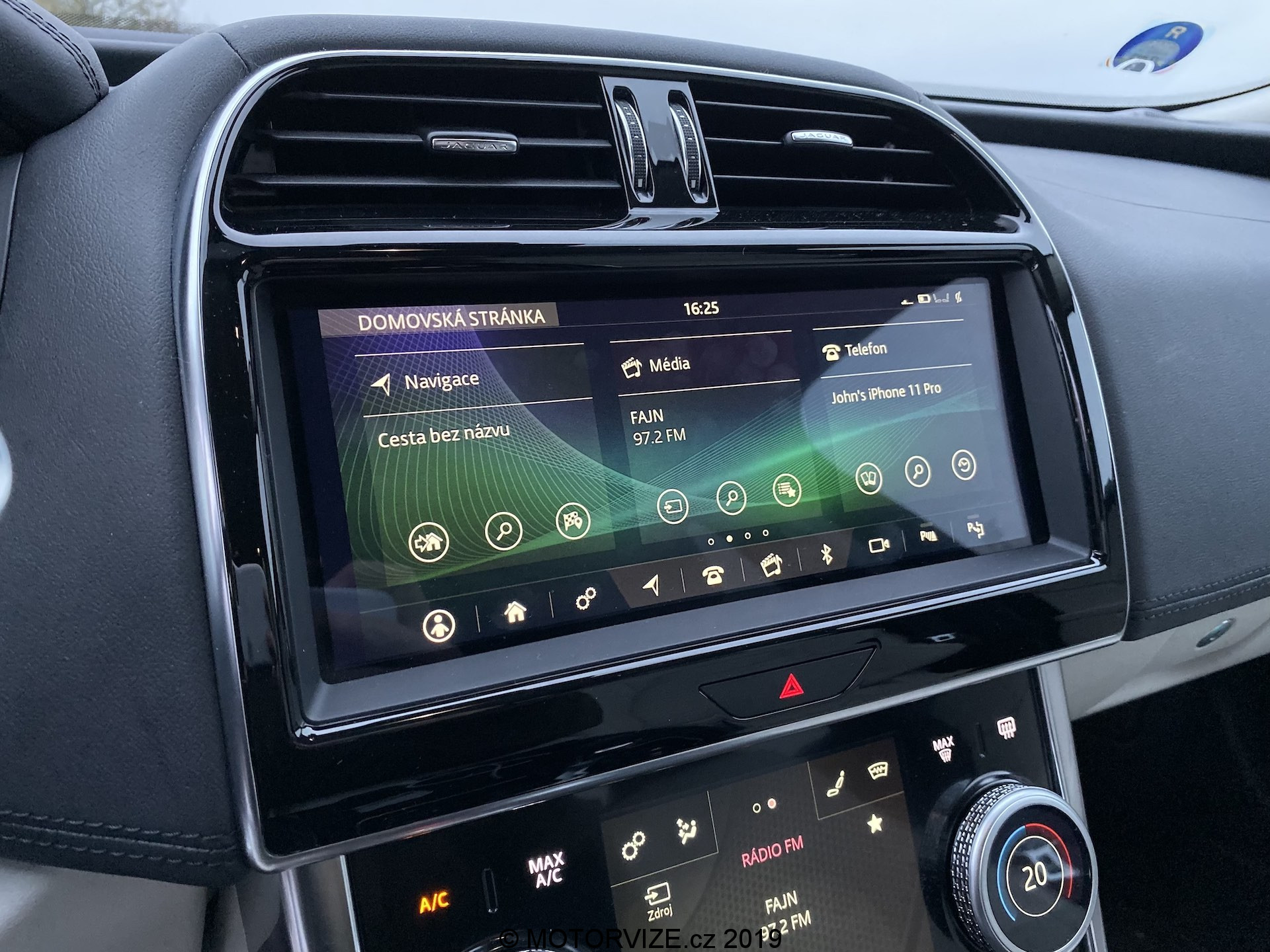 TEST: Jaguar XE 20d AWD (2019)