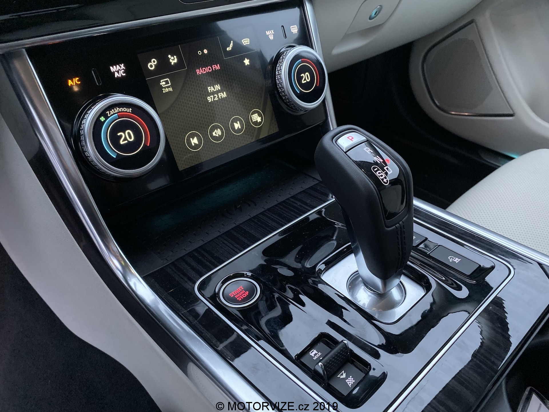 TEST: Jaguar XE 20d AWD (2019)