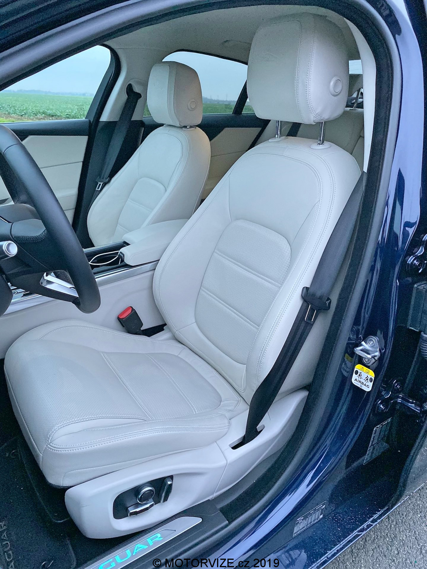 TEST: Jaguar XE 20d AWD (2019)