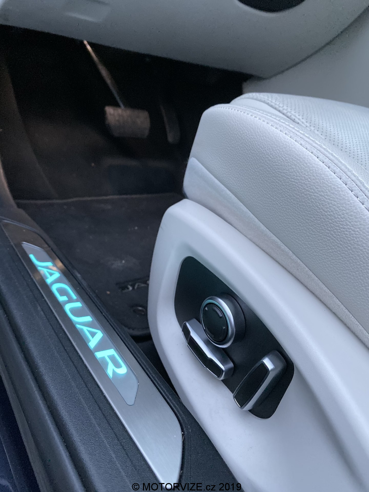 TEST: Jaguar XE 20d AWD (2019)