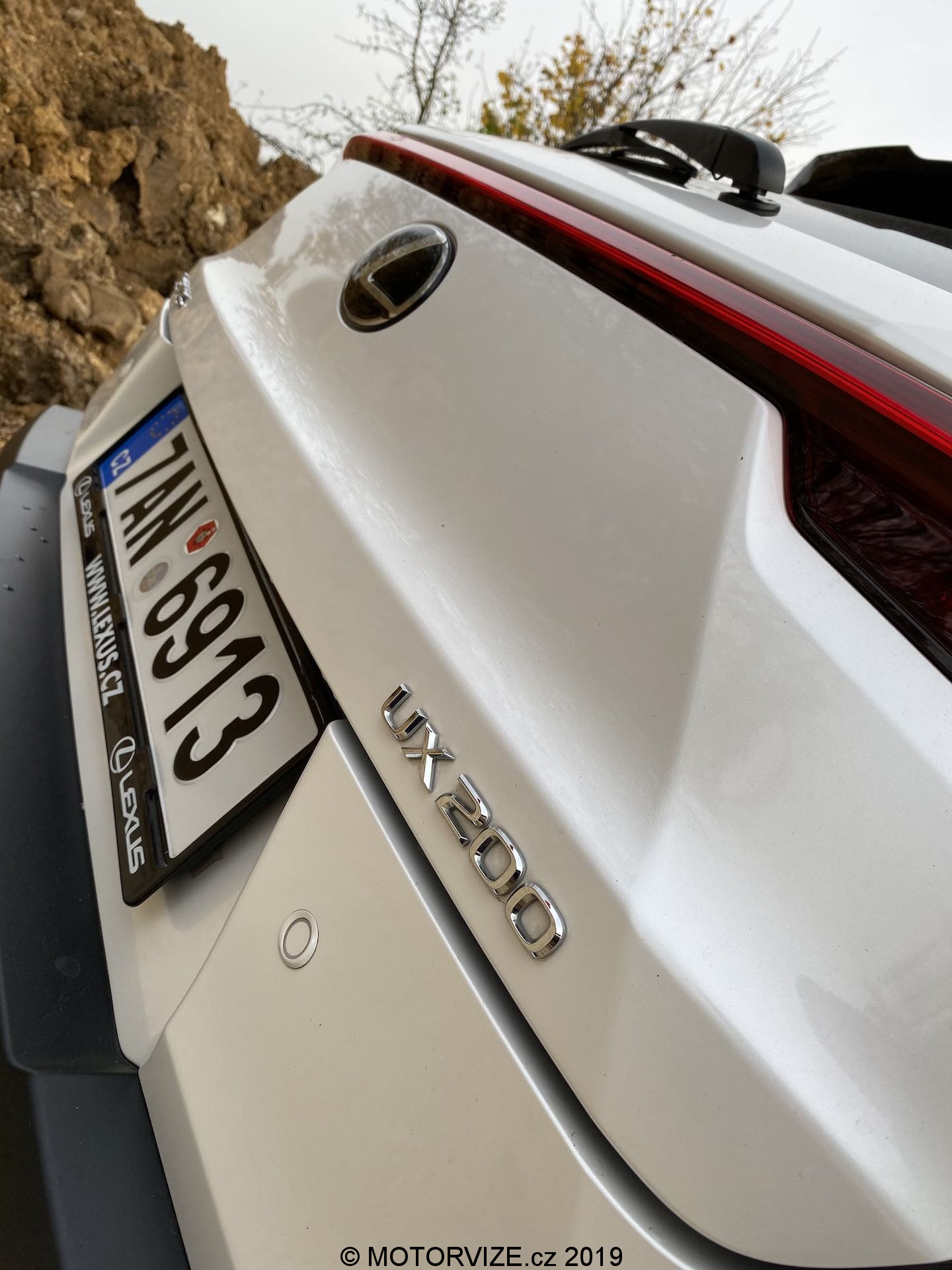 TEST: Lexus UX 200 (2019)