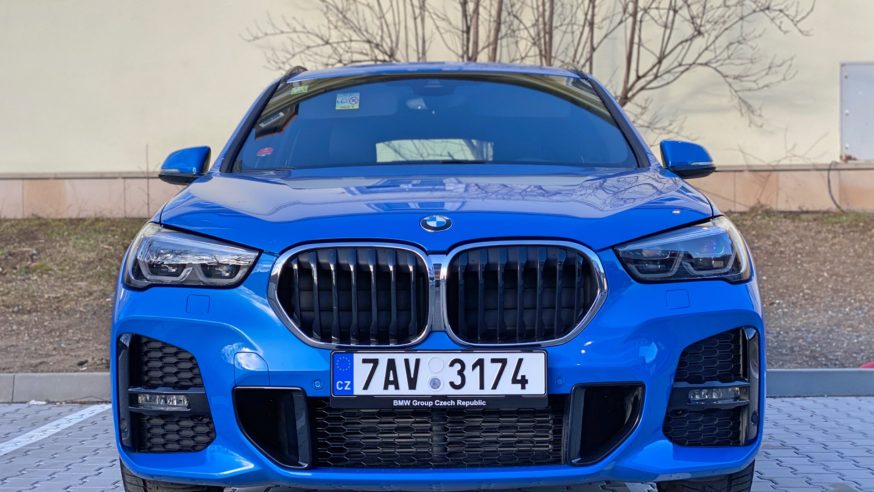 BMW X1 25d xDrive: modrá střela schovaná za rodinným SUV