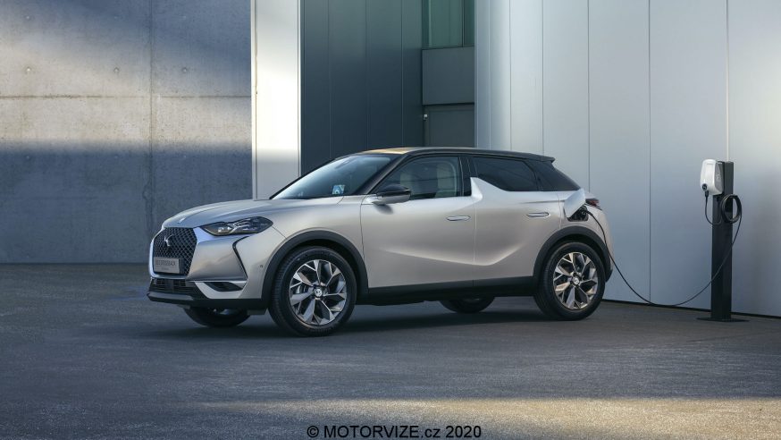 První čistě elektrické DS přijíždí do ČR: DS 3 Crossback E-TENSE