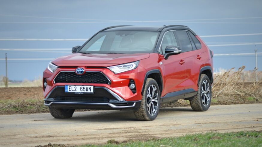Toyota RAV4 Plug-in Hybrid: ekologicky v SUV s 306 koni, dává to smysl?