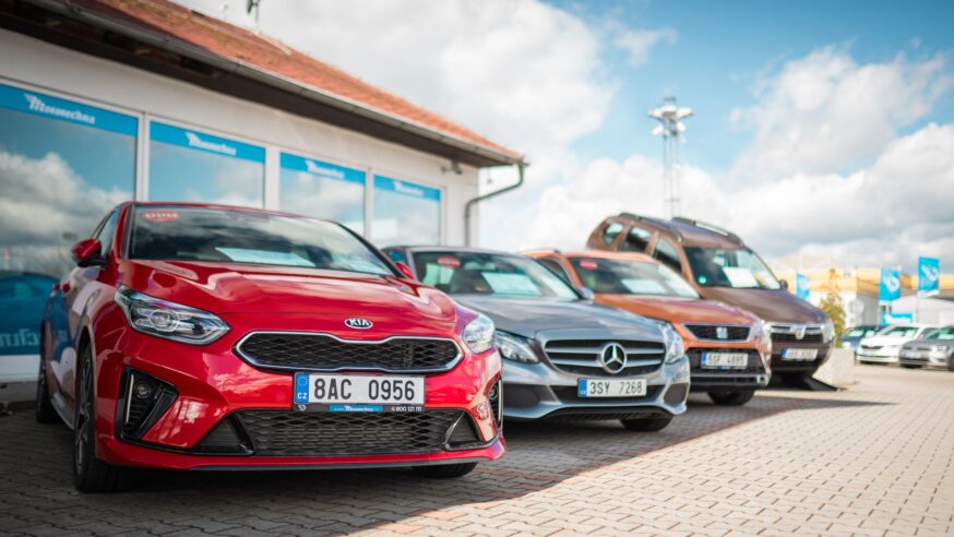 Ještě jste neslyšeli o mobilním výkupu ojetin? Slaví 23 let a 10 tisíc zákazníků ročně