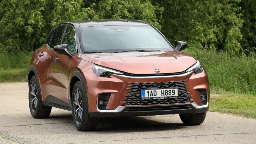 Test Lexus LBX: Malé SUV, které drze konkuruje velkým hráčům nejen v městské džungli