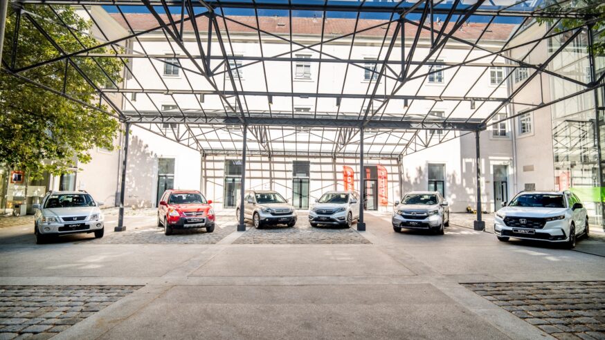 Honda CR-V má 30. narozeniny. Osobně jsme prošli všech šest generací i příběhy, které je doprovázely