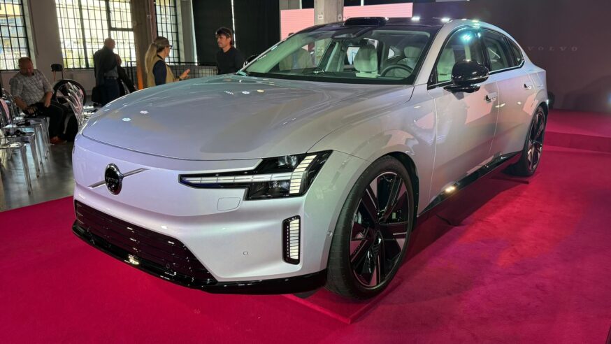 Česká premiéra, která bere dech: Volvo ES90 se snaží nebýt jen dalším autem na baterky