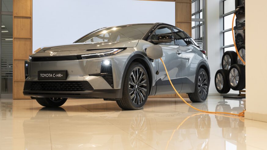 Toyota C-HR+: Elektrická novinka, která chce budit emoce. Byli jsme u jejího českého představení