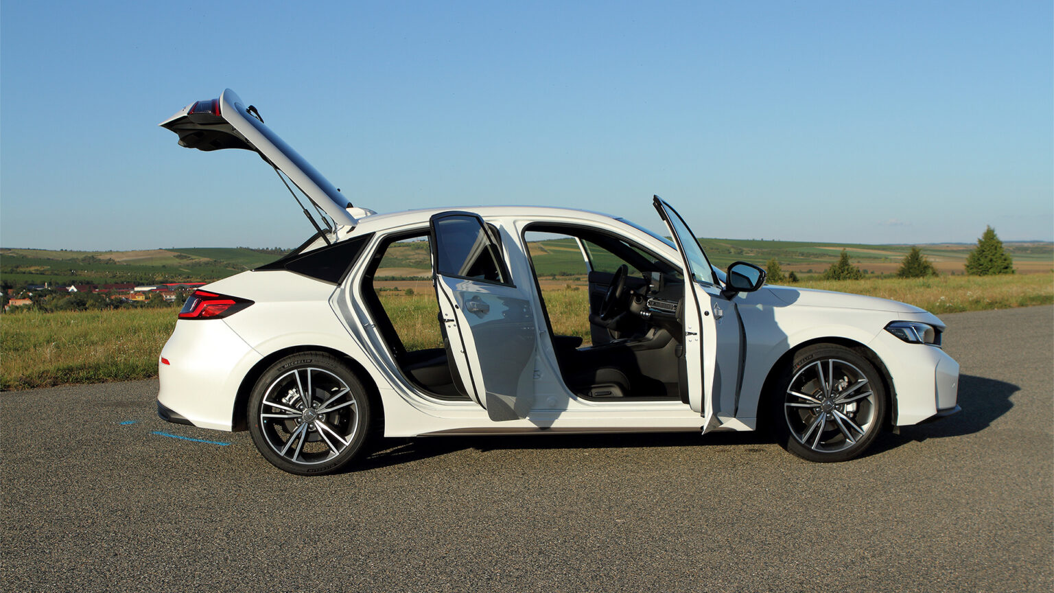 Test Hondy Civic 2025: úsporný, ale dražší | MOTORVIZE.cz
