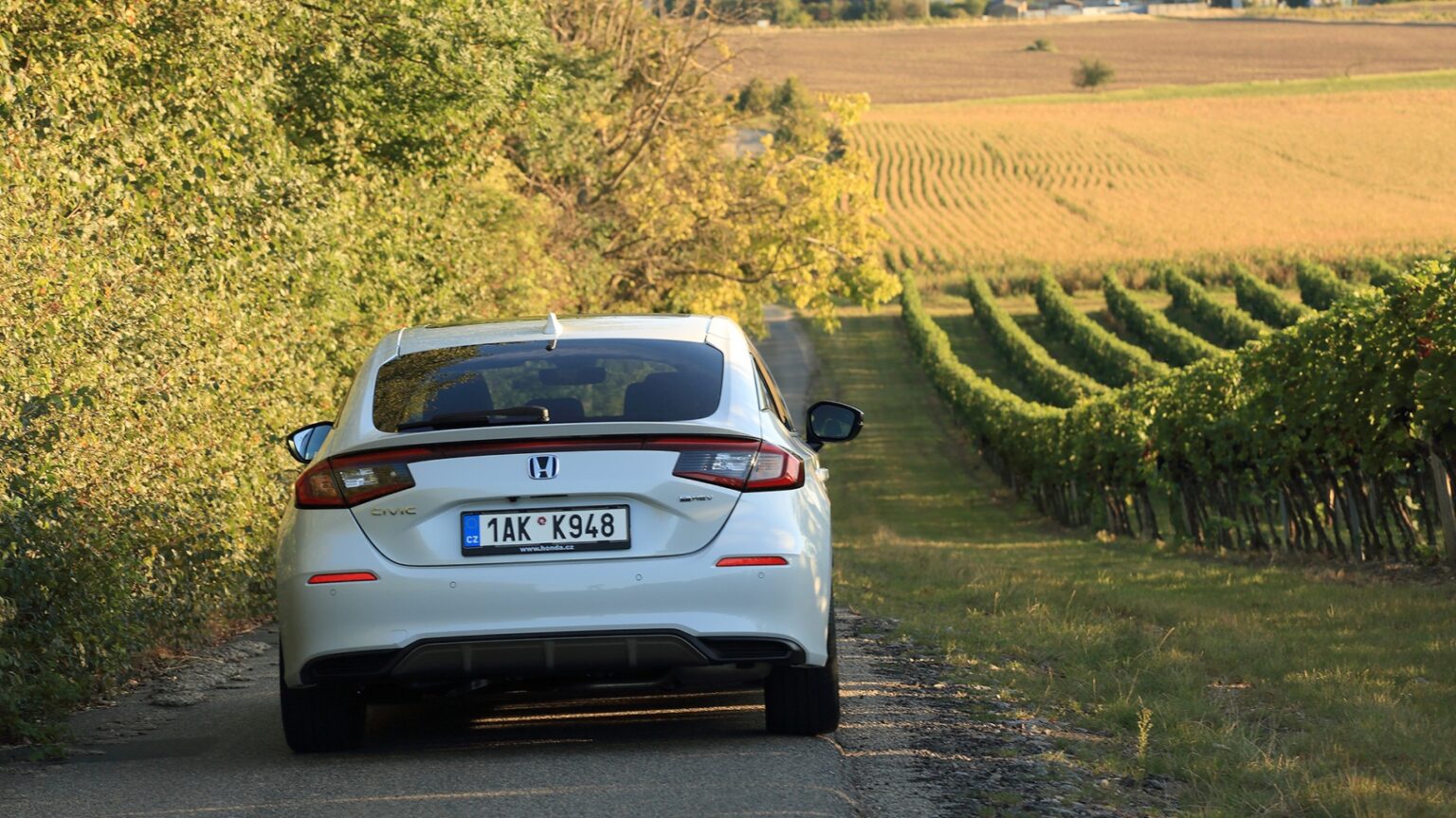 Test Hondy Civic 2025: úsporný, ale dražší | MOTORVIZE.cz