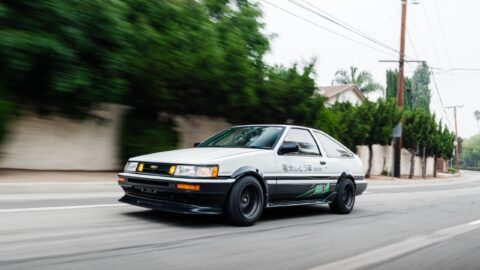 Toyota AE86, kterou miloval celý svět, se vrací. Jenže tentokrát je všechno jinak