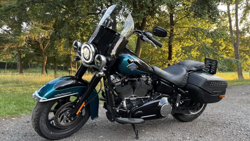 Test Harley-Davidson Heritage Classic 2026 – Padesátá léta s USB-C pod sedačkou