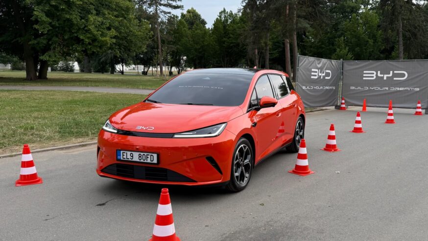Evropa tvrdila, že to nejde. Číňané teď ukázali opak – BYD DOLPHIN G DM-i: plug-in hybrid v městském hatchbacku je v ČR!