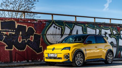 Renault 5 se mění už po dvou letech. Nenápadné novinky řeší jeho největší slabiny