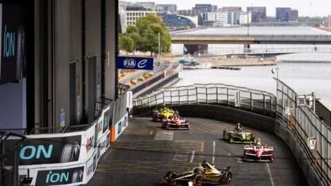 Mistr světa zastíněn? Barnard přepsal historii a připravil DS pohádkové rozloučení – kompletní reportáž z London E-Prix 2026