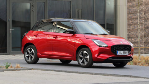 Test Suzuki Swift 4×4 AllGrip: malý vůz s velkým příběhem. Konkurenci má co říct i bez turba a elektřiny